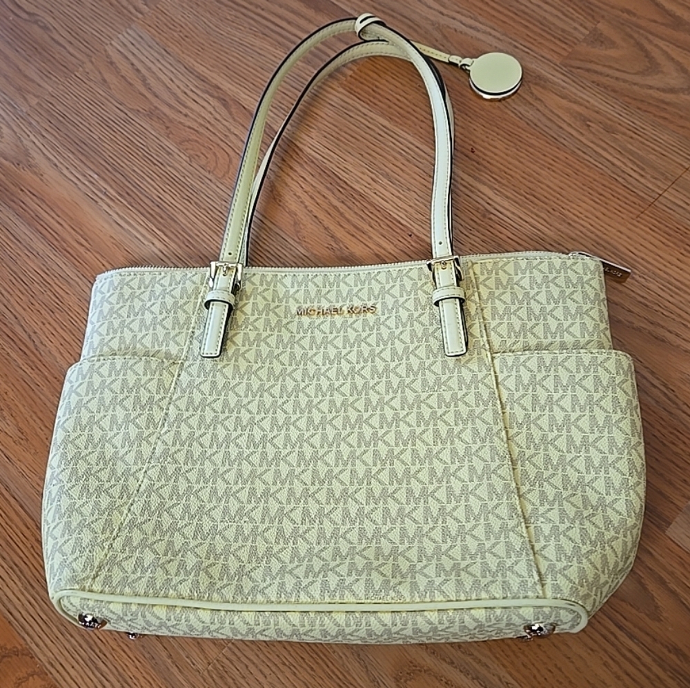 Michael Kors Jet Set Buttercup YELLOW East West Signature Top Zip Tote